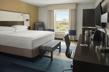 Room, 1 King Bed, Pool View