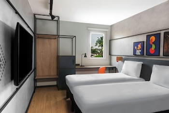 Standard Room, 2 Twin Beds (Recently renovated)
