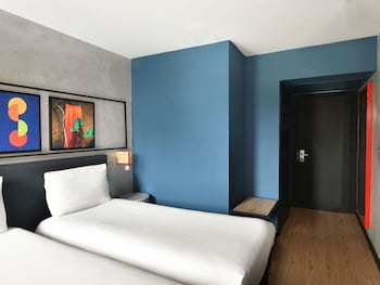 Standard Room, 2 Twin Beds (Recently renovated)
