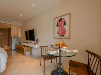 Superior Room, 2 Twin Beds, Balcony, Pool View