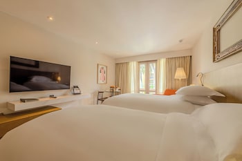 Superior Twin Room, 2 Twin Beds, Balcony, Garden View