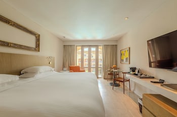 Superior Room, 1 King Bed, Balcony, Garden View