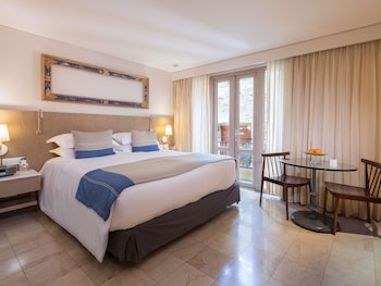 Classic Room, 1 King Bed (Interior view)