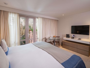 Classic Room, 1 King Bed (Interior view)