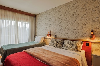 Deluxe Quadruple Room