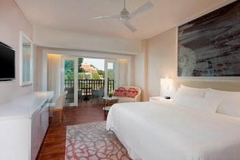 Room, 1 King Bed, Garden View