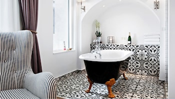 Junior Suite (Without Spa Access)