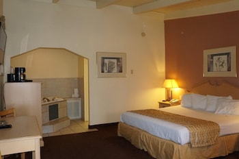 Room, 1 King Bed, Non Smoking, Jetted Tub
