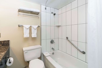 Traditional Room, 1 Queen Bed