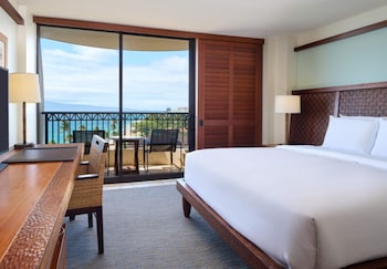 Deluxe Room, 1 King Bed, Ocean View, Tower