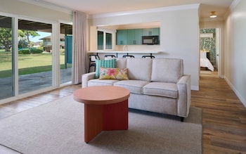 Royal Bungalow 2-Bedroom Suite