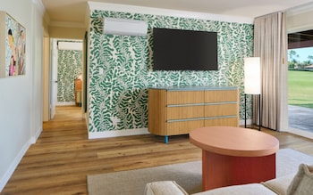 Royal Bungalow 2-Bedroom Suite