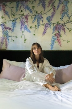 Wisteria One Bedroom Suite