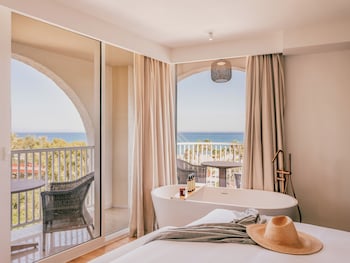 Suite, 2 Bedrooms (Exclusive ME )