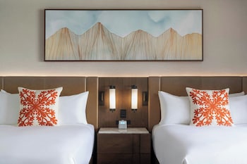 Room, 2 Double Beds, Golf View, Tower (Newly Renovated)