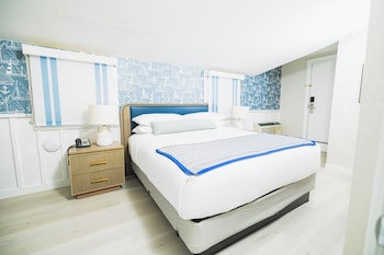 Superior Room, 1 King Bed, Fireplace, City View