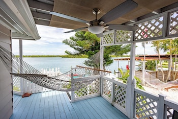 Cottage, Bay View (Montego Bay Room)