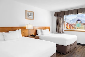 Hotel Room 2 Queen Beds