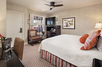Traditional Room, 1 King Bed, Accessible