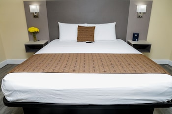Standard Room, 1 King Bed
