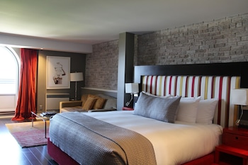 Room, River View (Luxe King)