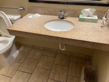 Room, 2 Queen Beds, Mobility Accessible, Non Smoking (Roll-In Shower)