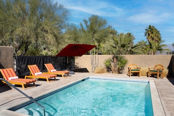 Suite, Multiple Beds (Locust Casita - 1 King Bed and 1 Quee)