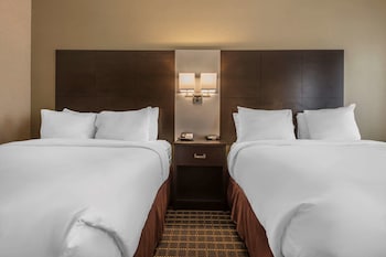 Standard Room, 2 Queen Beds, Non Smoking