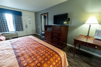 Standard Room, 1 King Bed, Smoking