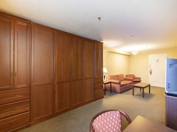 Deluxe Suite, Multiple Beds, Non Smoking