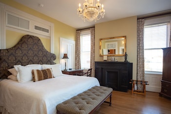 Grand Room, 1 King Bed, Balcony (James E. Oglethorpe)