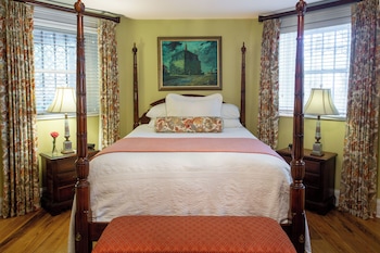 Standard Room, 1 Queen Bed (James Pierpont)