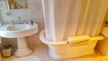 Superior Double Room, Ensuite (Room 3 The Spring Room)