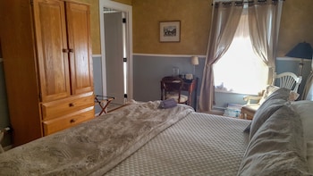 Superior Double Room, Ensuite (Room 6 The Lilac Room)
