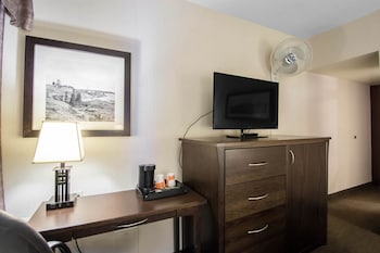 Suite, 1 Queen Bed with Sofa bed, Non Smoking (2 Person Sofa Bed)