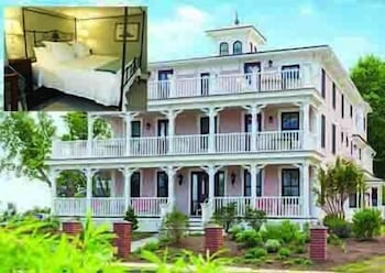 Room, 2 Queen Beds (3 Story Guest House Luxury 2 Queens R)