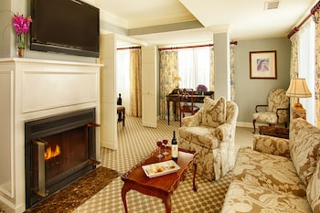 One Bedroom Suite King Water View Main Building