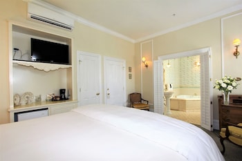 Room, 1 King Bed, Fireplace (Simeon's Quarters)