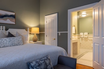 Room, 1 King Bed, Fireplace, Garden View (Angelina's Garden Room)
