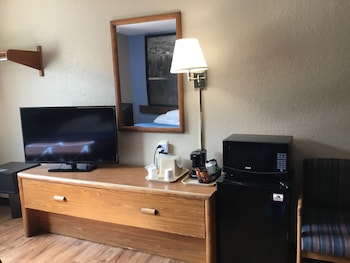 Room, 1 Double Bed, Accessible, Non Smoking (Mobility/Hearing, Tub w/Grab Bars)