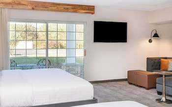 Standard Room, Multiple Beds, Accessible Bathtub