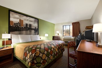 Classic Room, 1 King Bed, Smoking