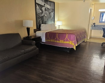 Suite, 1 King Bed with Sofa bed, Non Smoking