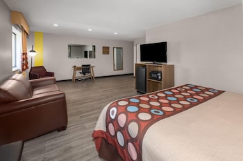 Studio Suite, 1 King Bed, Smoking