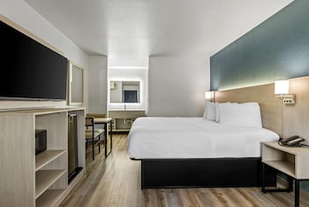 Standard Room, 1 King Bed, Non Smoking