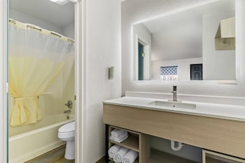 Standard Room, 2 Queen Beds, Non Smoking