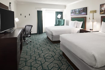 Deluxe Room, 2 Queen Beds
