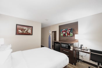 Deluxe Room, 1 Queen Bed, Accessible, Non Smoking