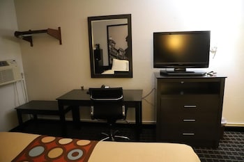 Comfort Room, 1 King Bed, Smoking