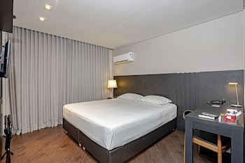 Deluxe Double Room, Mobility Accessible (PcD)